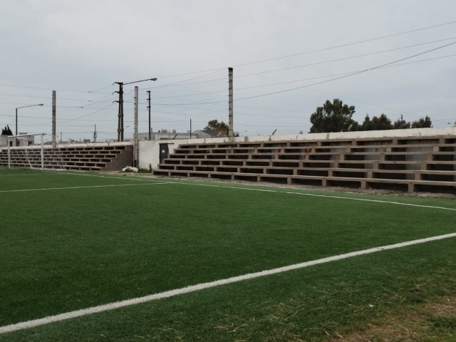 Avanza la nueva tribuna en el estadio de Embajadores